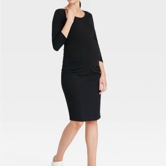 Isabel Maternity by Ingrid & Isabel Black Long Sleeve Dress - Picture 2 of 6